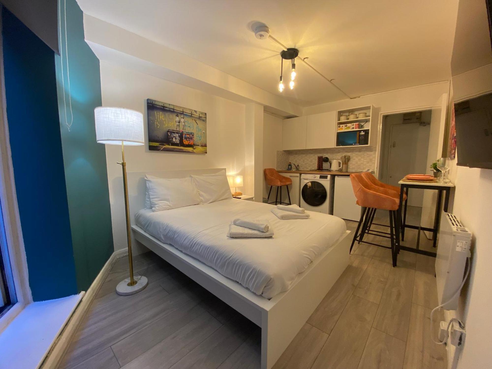 Brand New Heart Of Apartment *